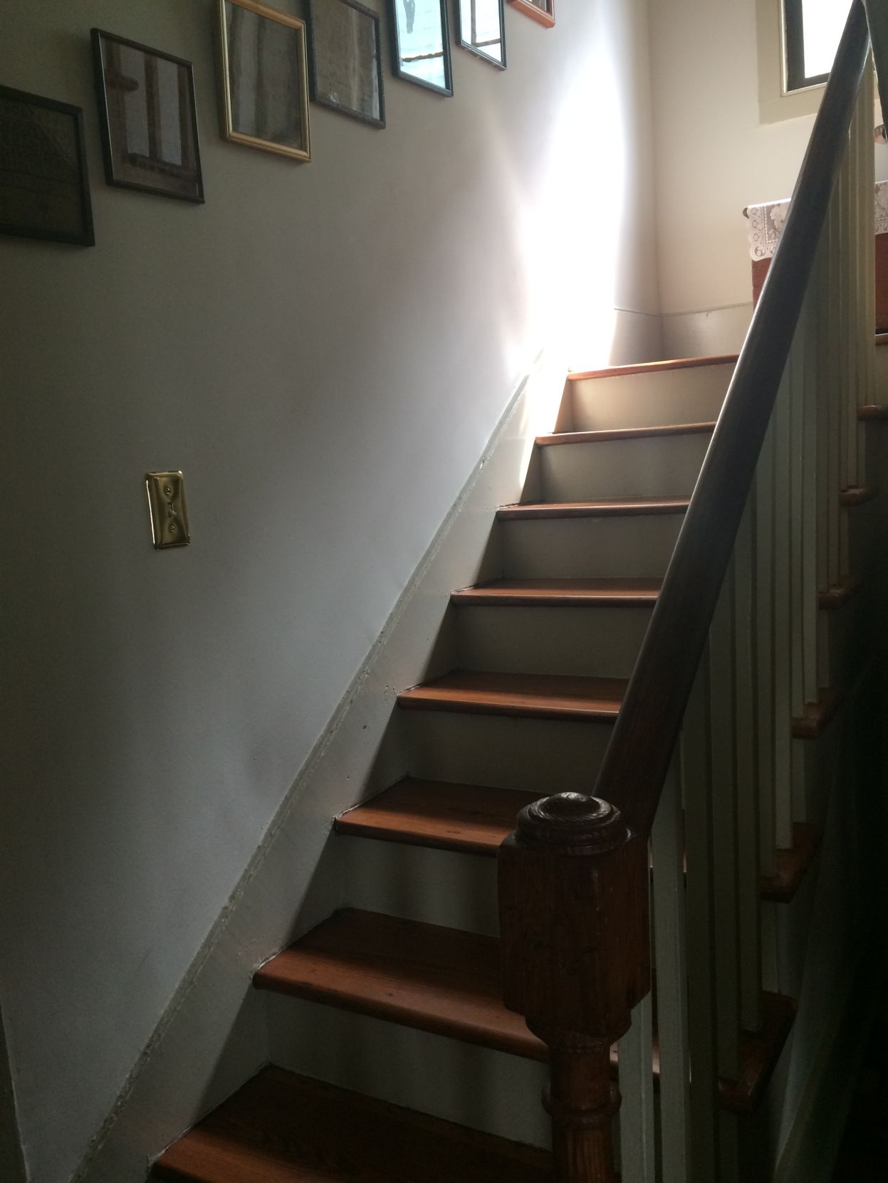 The stair inside 35 Chapel St.